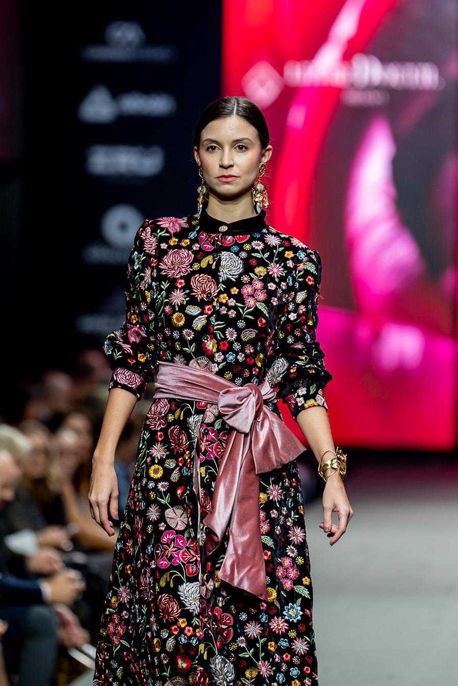 VESTIDO BORDADO TERCIOPELO  | MOD. KUNZITA | Tienda online de moda femenina de autor