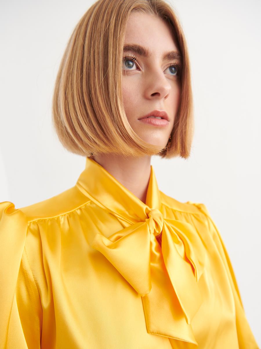 CAMISA SATEN LAZO | MOD.LARA YLLW | Tienda online de moda femenina de autor