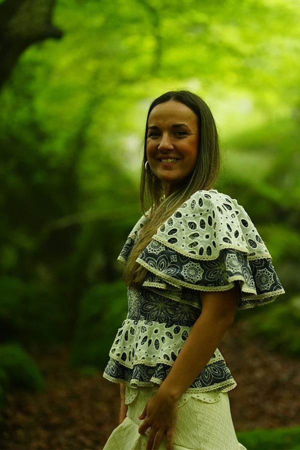 TOP VOLANTES BORDADO | MOD. ANBOTO | Tienda online de moda femenina de autor