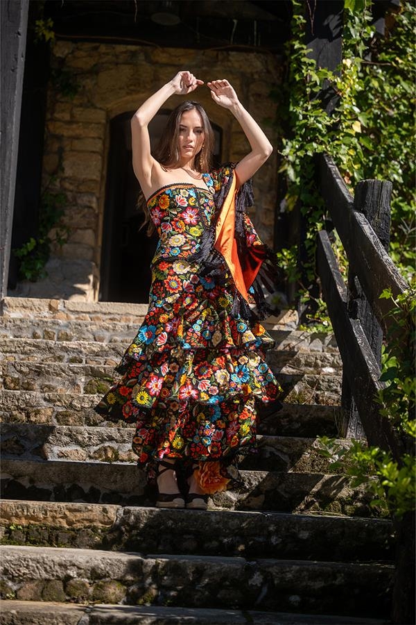 FALDA VOLANTES BORDADA | MOD. CAMPANERA | Tienda online de moda femenina de autor
